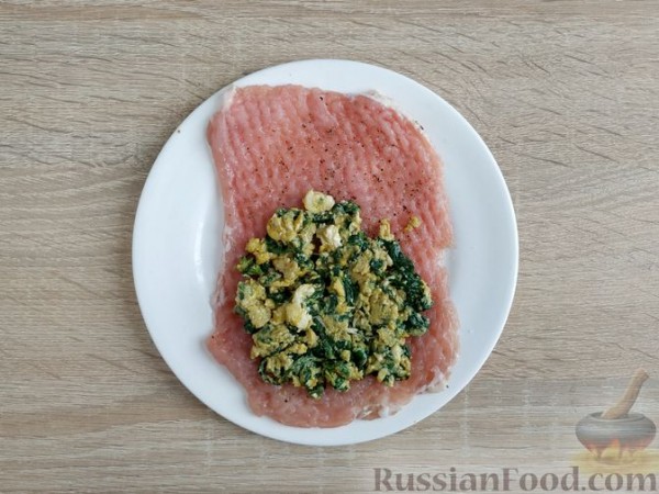 Рулетики из свинины со шпинатом и яйцами