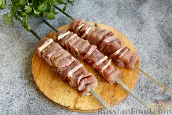 Свиной шашлык с беконом